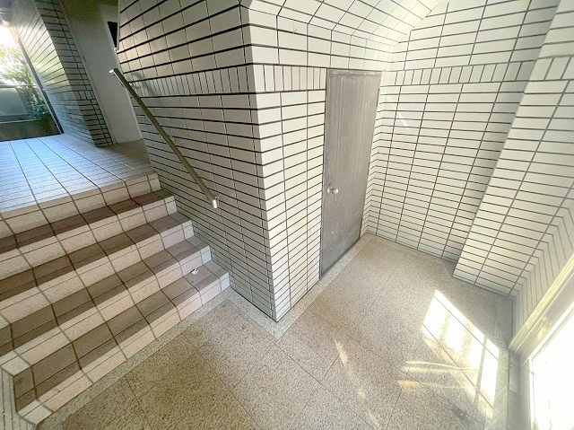 ベストハイツ上新庄のロビー