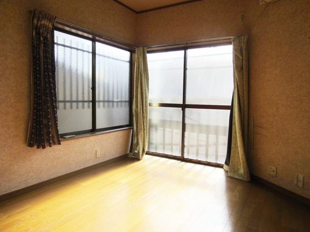 メゾンエトワールの居間・リビング|日当たり良好です！