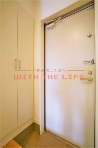 パティオ上津【キャッシュバック対象物件】の玄関|収納もある玄関です