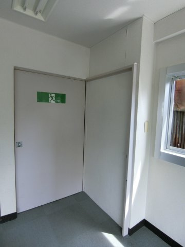 東岡崎藤江ビルの内装