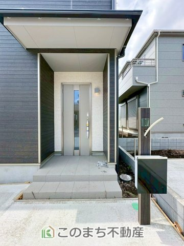 ハートフルタウン宇都宮市白沢町2061番の玄関|スタイリッシュな玄関スペース