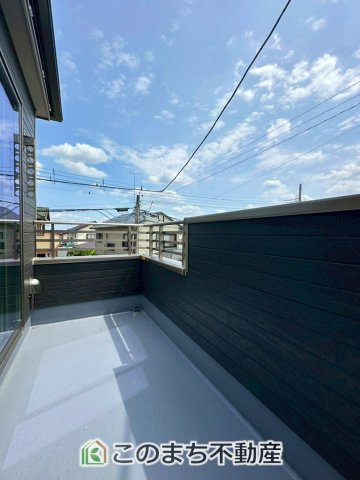 ハートフルタウン宇都宮市白沢町2061番のバルコニー|南向きの大型バルコニーは陽当り良好で、たっぷりのお洗濯物もよく乾きます！