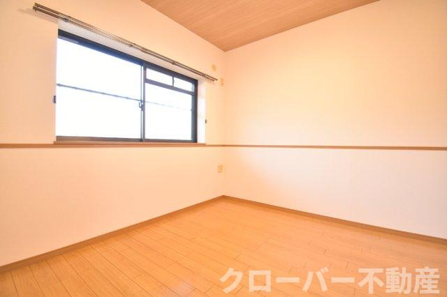 マリベール善通寺の洋室|洋室５．５帖
