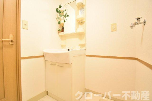 マリベール善通寺の独立洗面台|洗面室