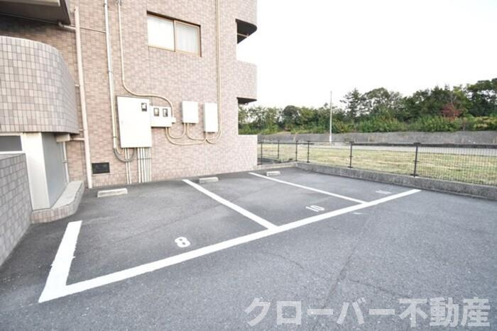 マリベール善通寺の駐車場|駐車場