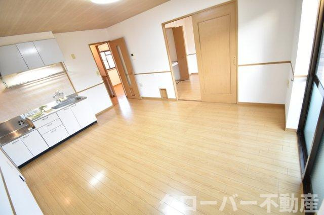 マリベール善通寺の居間・リビング|ＬＤＫ１１．２帖