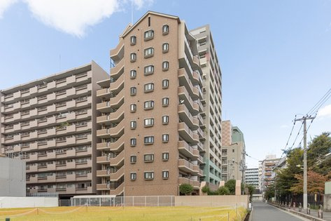 アンビエント江坂の外観