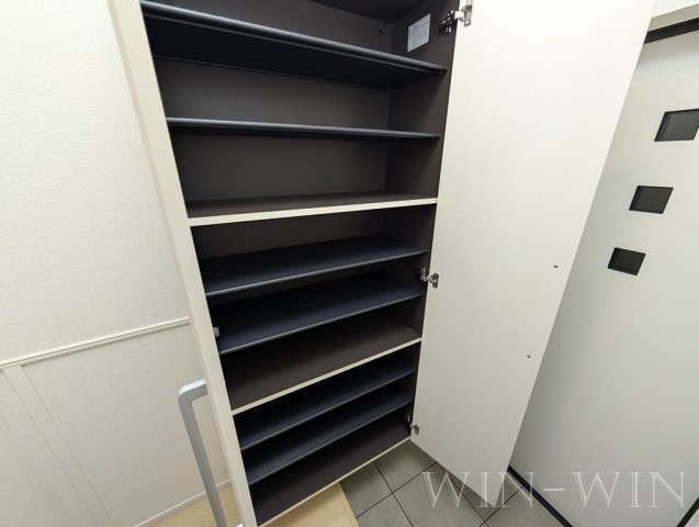 グランツ・マルシバ 6の玄関