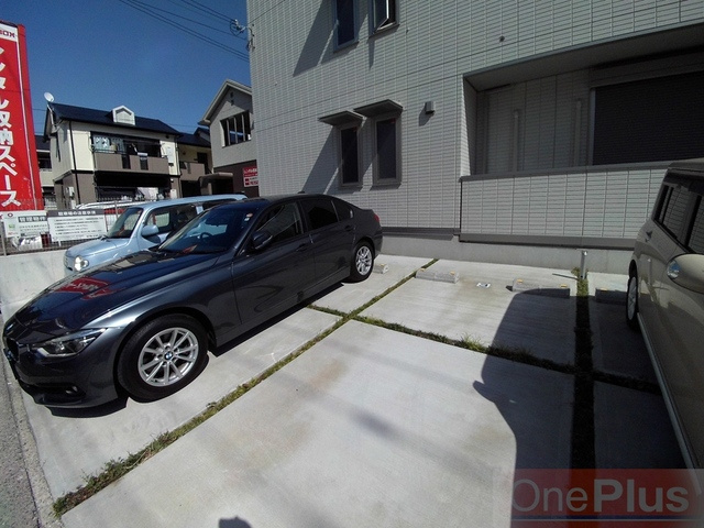 Dear Courtの駐車場