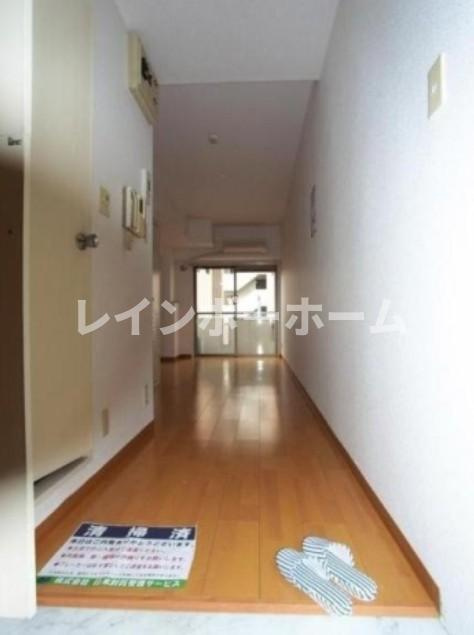 スカイノブレ御徒町の玄関