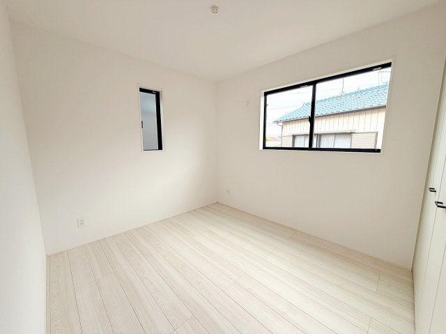 島田市金谷泉町／　新築戸建の洋室