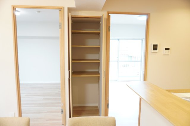日商岩井草加マンションの収納