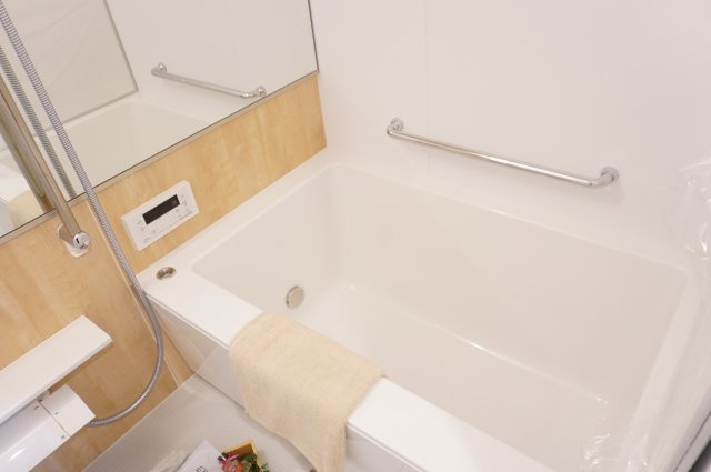 日商岩井草加マンションの浴室