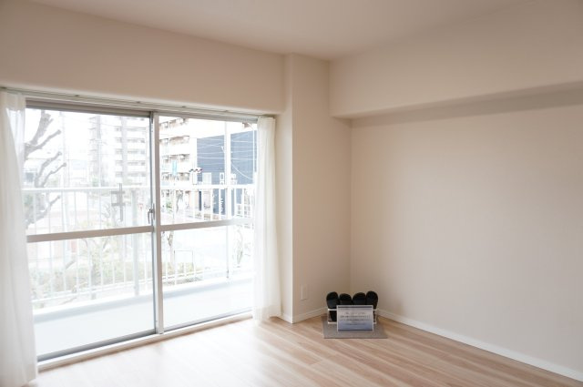 日商岩井草加マンションの洋室|6.4帖