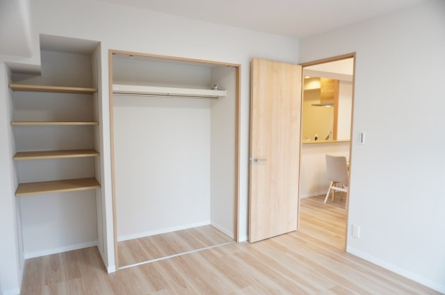 日商岩井草加マンションの収納