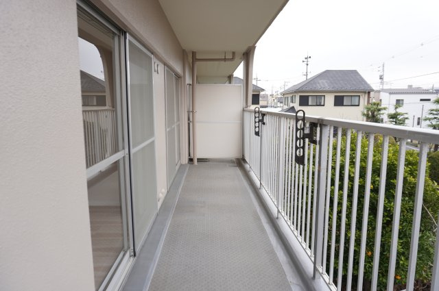 日商岩井草加マンションのバルコニー