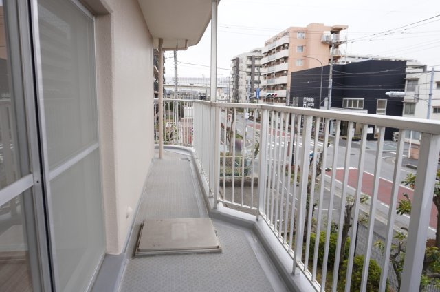 日商岩井草加マンションのバルコニー