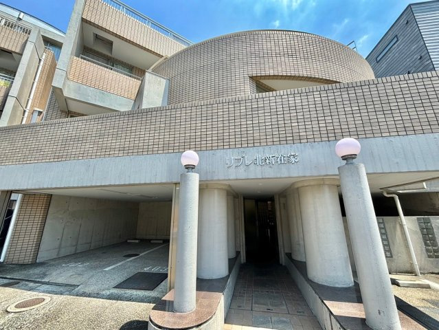 リブレ北新在家のエントランス