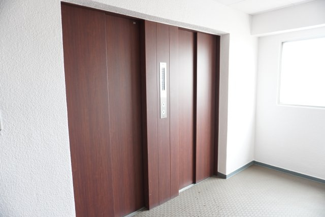 草加松原ハイツＢ棟のその他|エレベーター