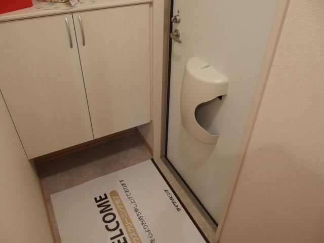 グレイス（百々町）の玄関