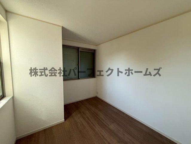 太秦緑ヶ丘戸建　賃貸の洋室|コンパクトで使いやすい洋室です