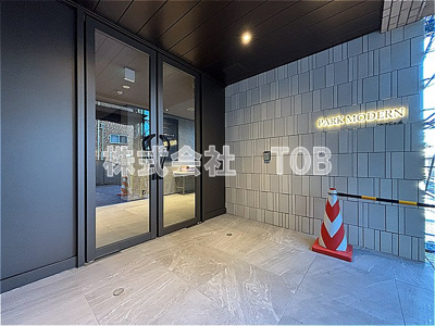 【エントランス】 | ＰＡＲＫ ＭＯＤＥＲＮ つつじヶ丘 | メインエントランス