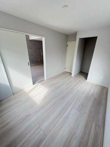 太郎丸2丁目　2棟の洋室|洋室8.1帖