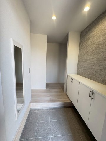 太郎丸2丁目　2棟の玄関