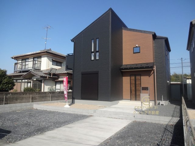 リーブルガーデン  小美玉市希望ヶ丘　1期　1の駐車場|並列駐車可能なカースペースを確保。毎日のお車の出し入れがストレスなく行えます！
内覧可能です。ご予約はHPから、またお電話でも、お気軽にどうぞ。