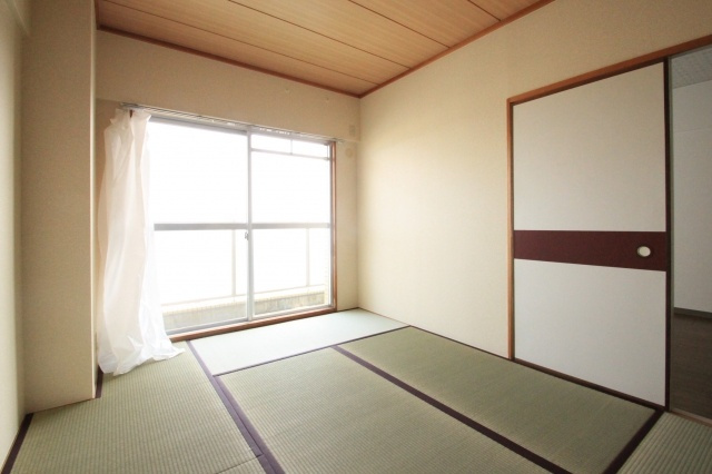 アバハイム西村の和室