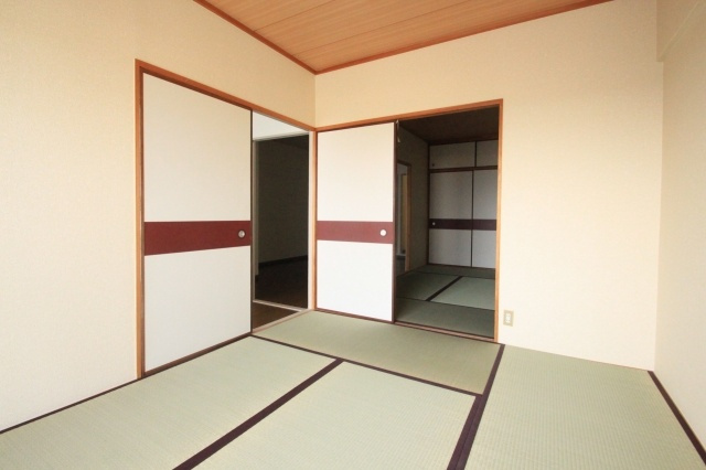 アバハイム西村の和室