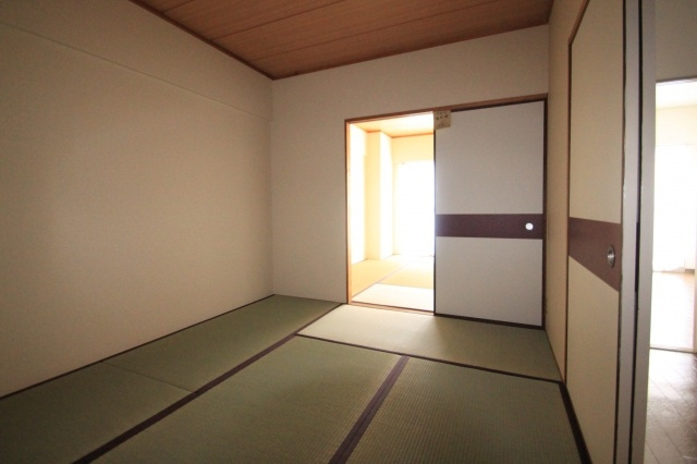 アバハイム西村の和室