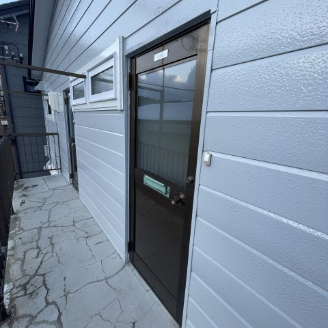 佐藤アパートの玄関