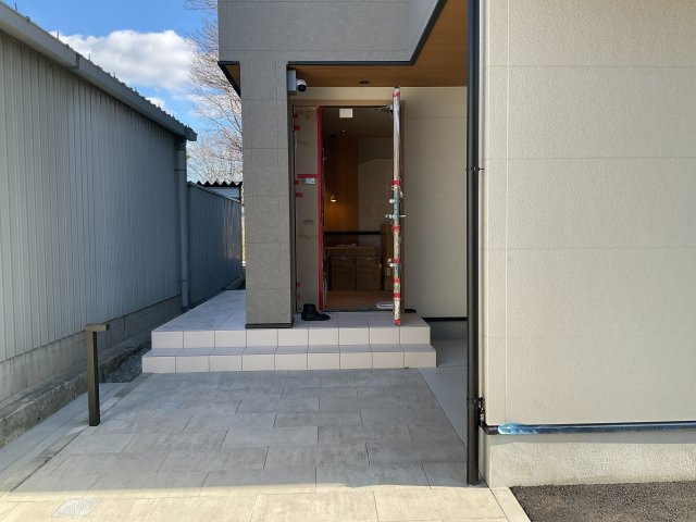 QHOUSE桑原のエントランス