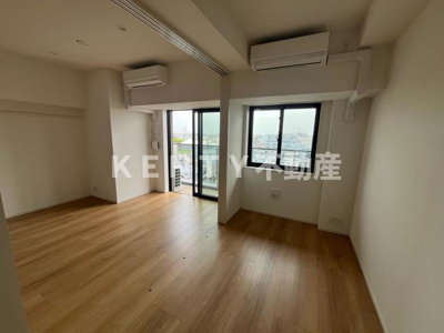 【居間・リビング】 | ラティエラ大鳥居 | こちらのリビングで趣味の時間をお楽しみください