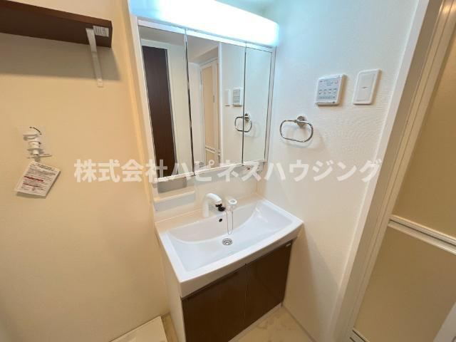 （仮称）柏市篠籠田　新築アパートの洗面所|洗髪洗面化粧台（イメージ）