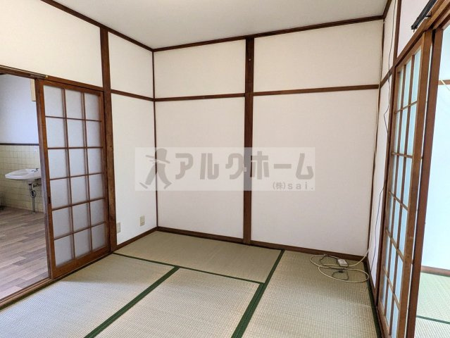 リーフハイツ玉手町の和室