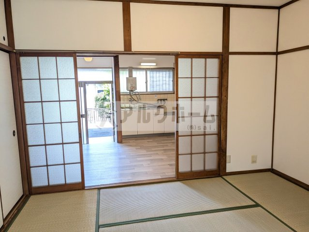 リーフハイツ玉手町の和室