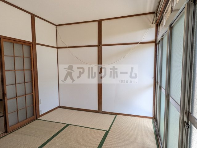 リーフハイツ玉手町の和室