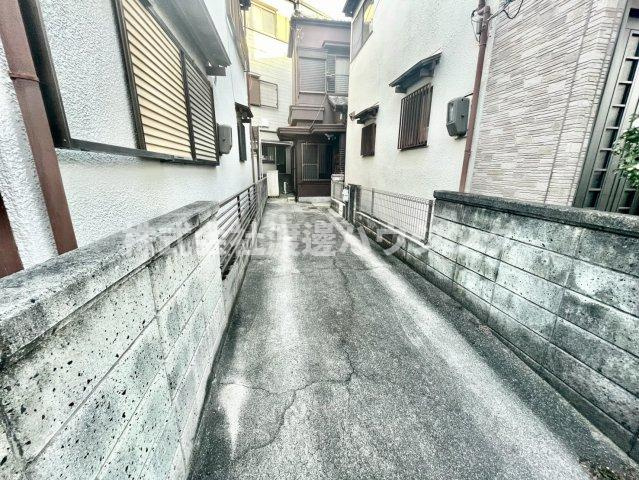 大庄西町2丁目貸家の駐車場