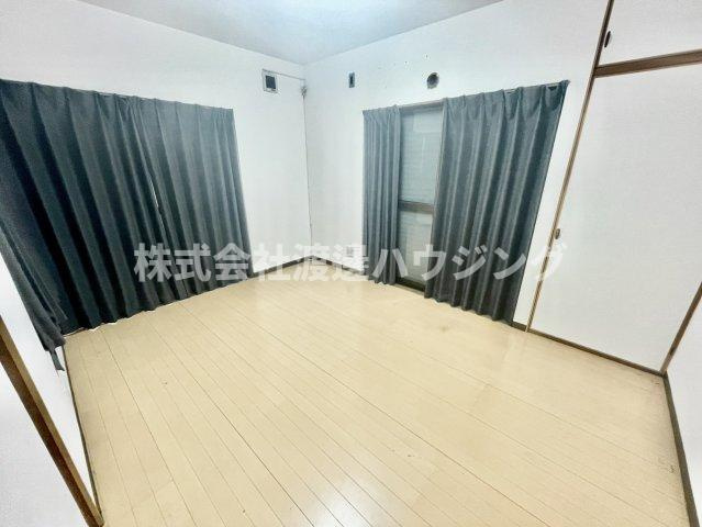 大庄西町2丁目貸家の洋室