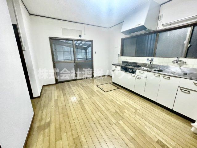 大庄西町2丁目貸家の居間・リビング