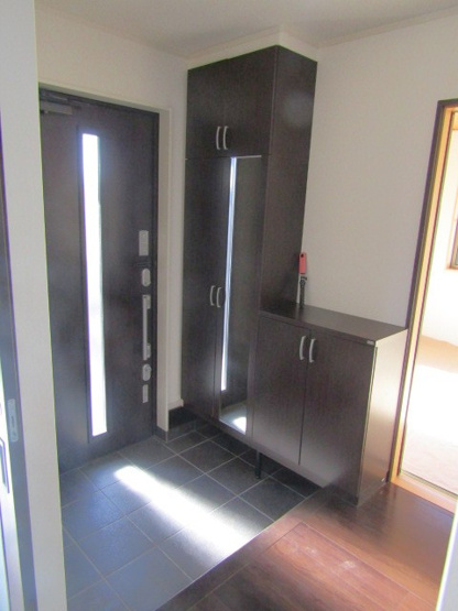 【玄関】 | 中古戸建　中央市中楯 | きれいな玄関です