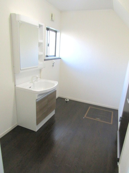 【独立洗面台】 | 中古戸建　中央市中楯 | 独立洗面化粧台が付いています