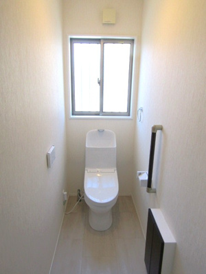 【トイレ】 | 中古戸建　中央市中楯 | 清潔感のあるトイレです