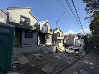 【前面道路含む現地写真】 | 港北区下田町3丁目　戸建全4棟