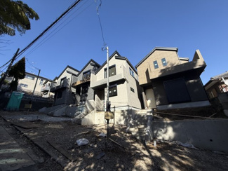 【前面道路含む現地写真】 | 港北区下田町3丁目　戸建全4棟