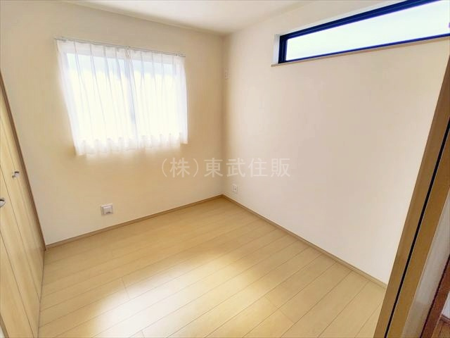 【寝室】 | 狭山市富士見１４期　全３棟　A号棟 | 2階北側9.0帖洋室　将来間仕切りすることもできます