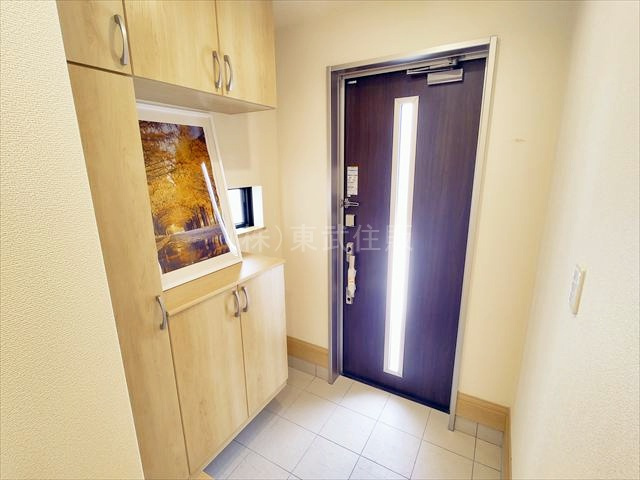 【内装】 | 狭山市富士見１４期　全３棟　A号棟 | 明るい玄関です