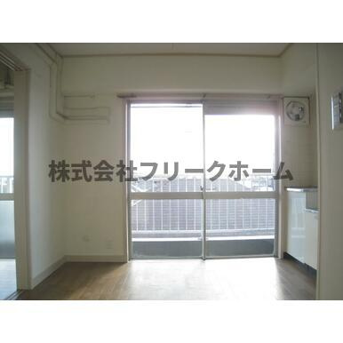 杉並区宮前１丁目の賃貸マンションの居間・リビング